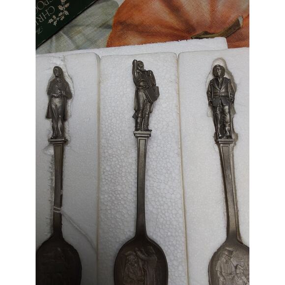 Charles Dickens Christmas Carol Spoon Collection Pewter Set of 3 n box from 1976 - Picture 3 of 3